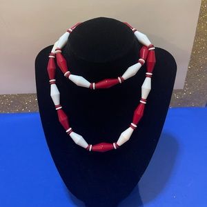 Avon Vintage Classic Lines Necklace Red/White